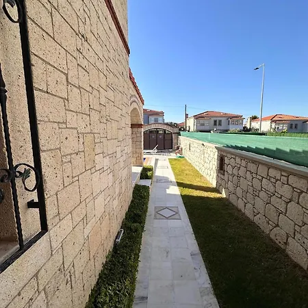 Villa Alaçatı Stone House Fun - With Private Pool