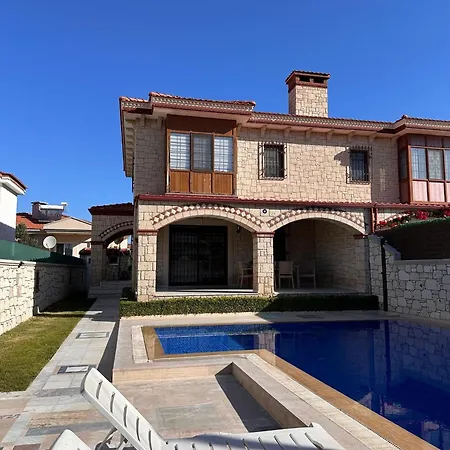 Alaçatı Stone House Fun - With Private Pool Villa