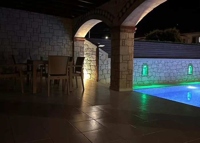 Alaçatı Stone House Fun - With Private Pool * Çeşme