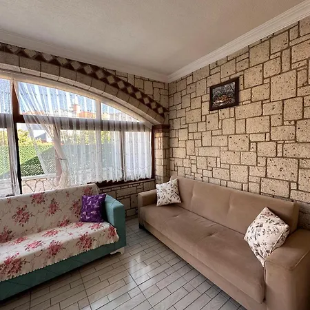 Alacati Stone House Fun - With Private Pool Βίλα *