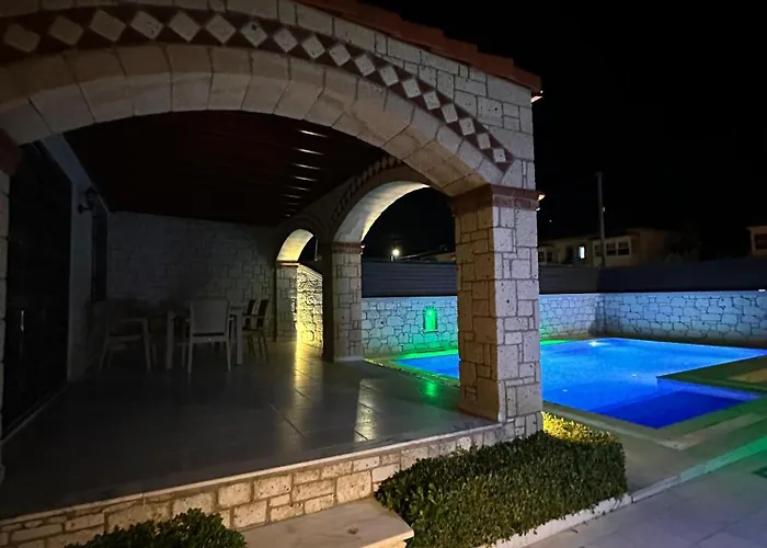 فيلة Alacati Stone House Fun - With Private Pool *